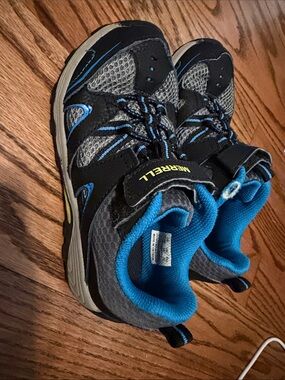 Merrell Kids Black and Blue Trail Sneakers